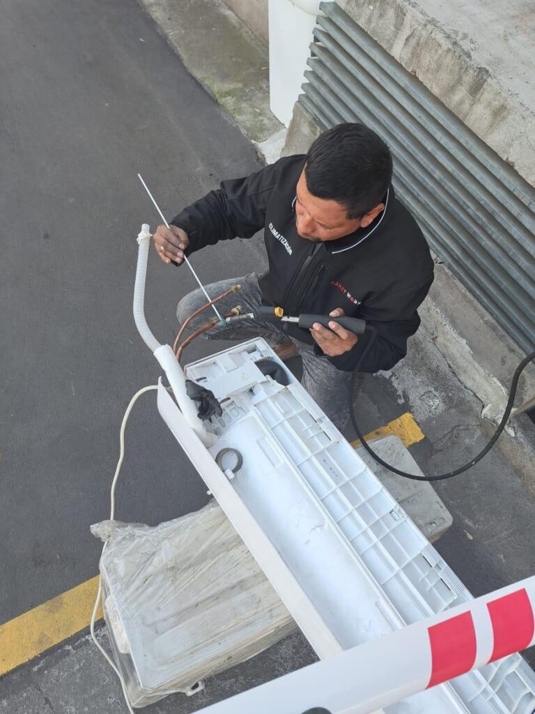 caf4aed0 5040 40fc a66f 30e509252f24